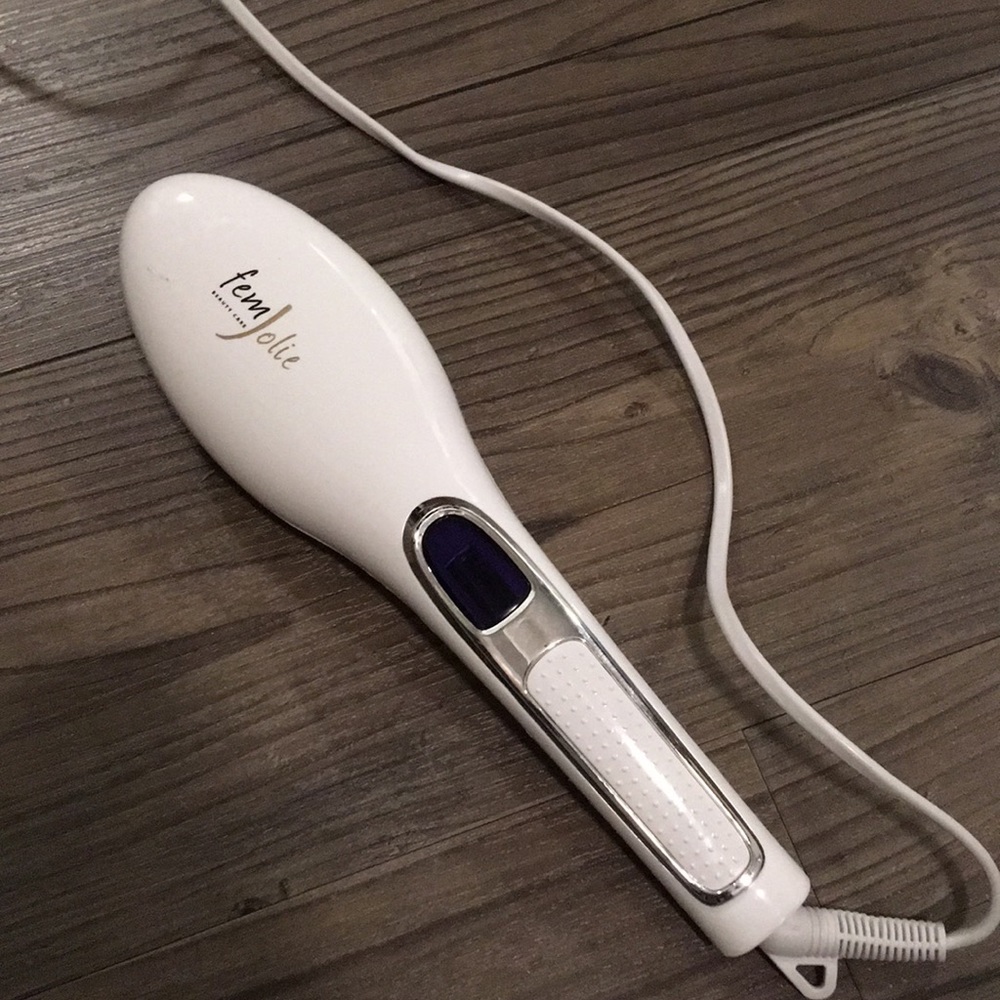 FemJolie hair straightening brush